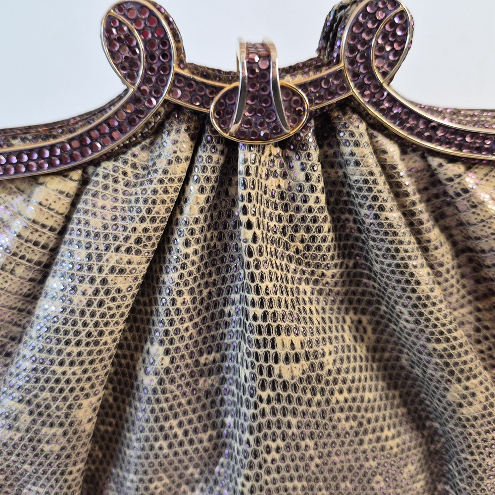 Judith Leiber Jeweled Ring Lizard Clutch Gold Chain, Signed Pocket Comb & Duster - Picture 12 of 16